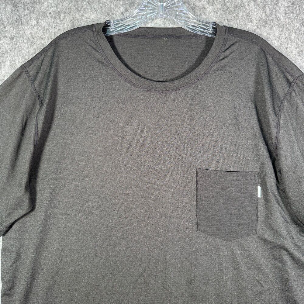 Vuori Tradewind Performance T Shirt Mens Medium Black Short Sleeve Pocket